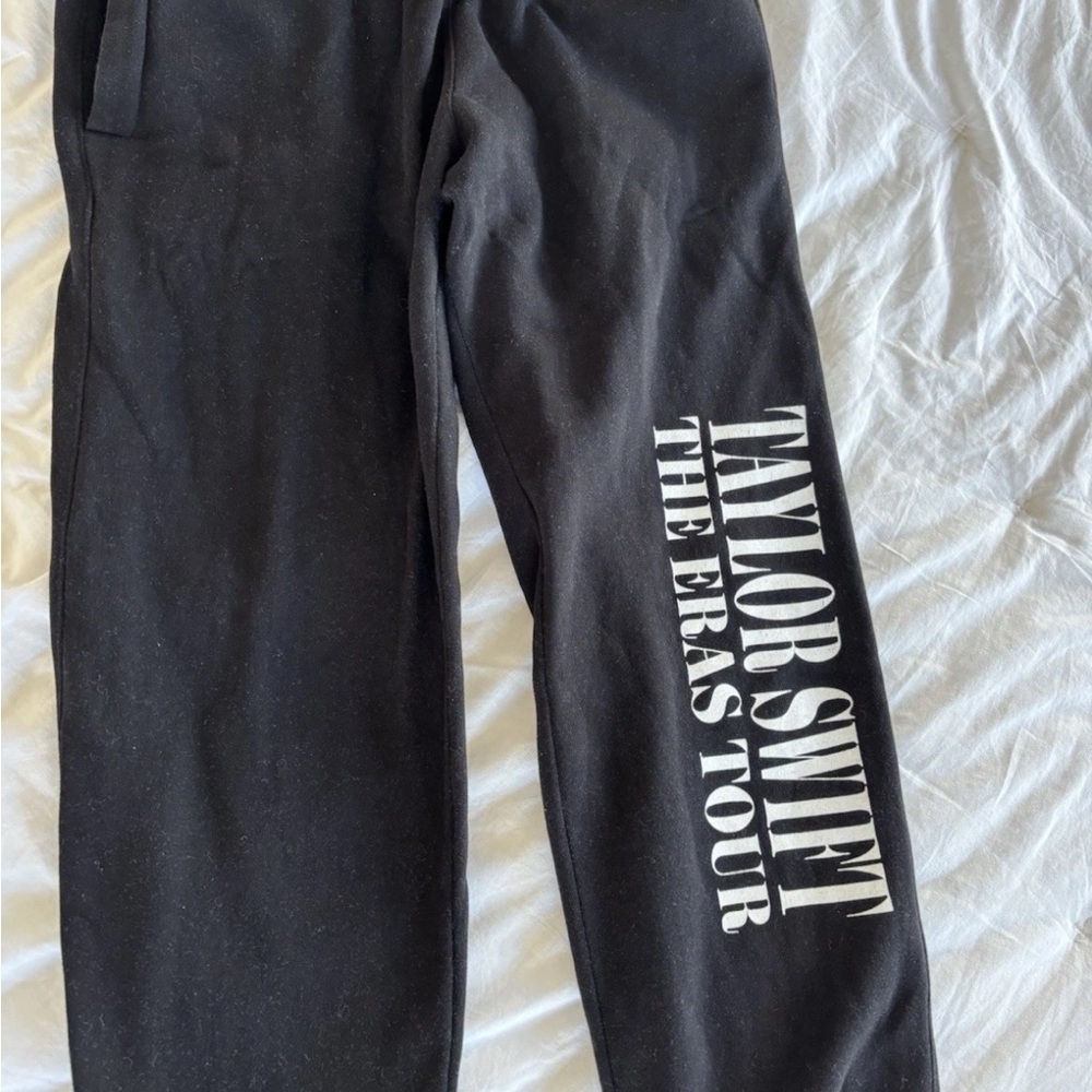 Taylor swift the eras tour sweatpants size small